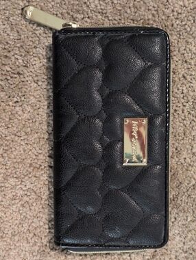 Betsy Johnson Black Quilted Heart Zip Wallet with Gold Plate